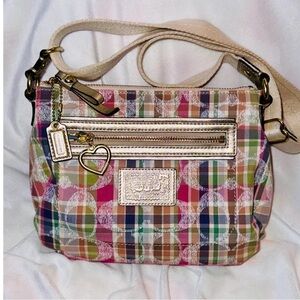 Lost in the 🔥 Coach Poppy Madras Crossbody